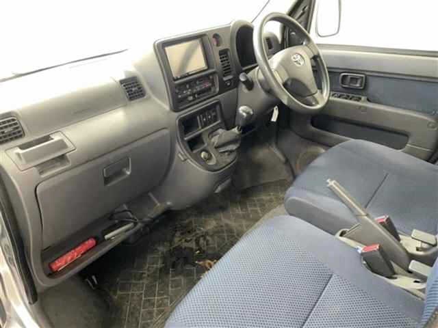 TOYOTA PIXIS VAN