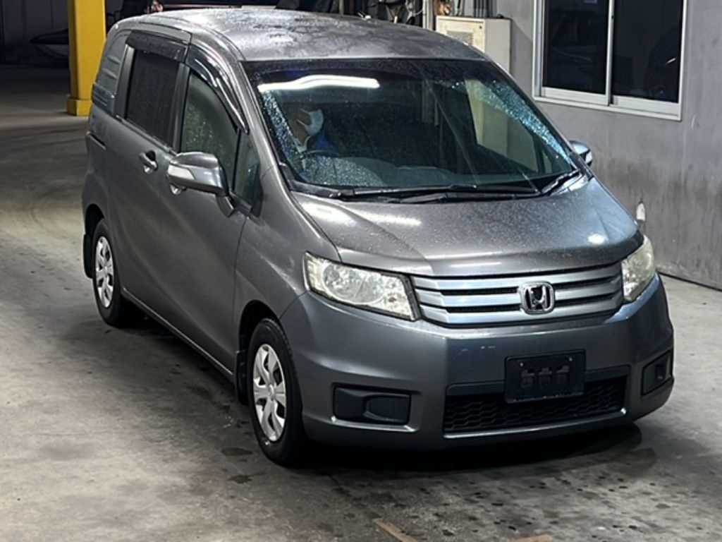 HONDA FREED SPIKE
