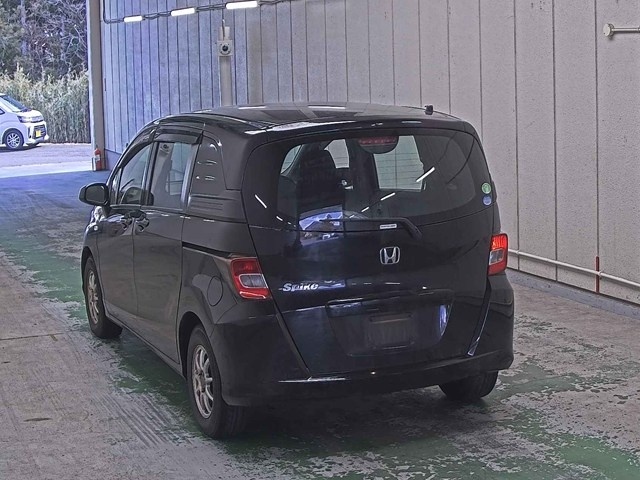 HONDA FREED SPIKE