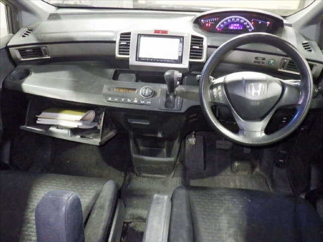 HONDA FREED SPIKE