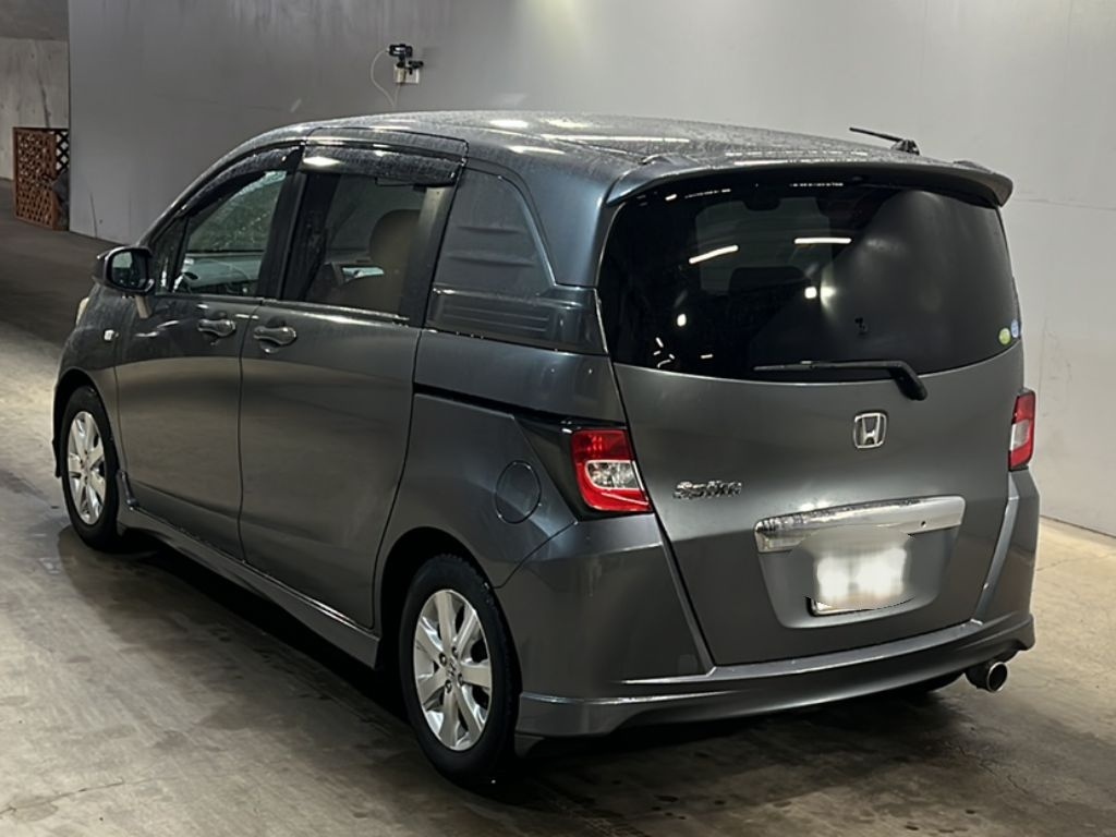 HONDA FREED SPIKE