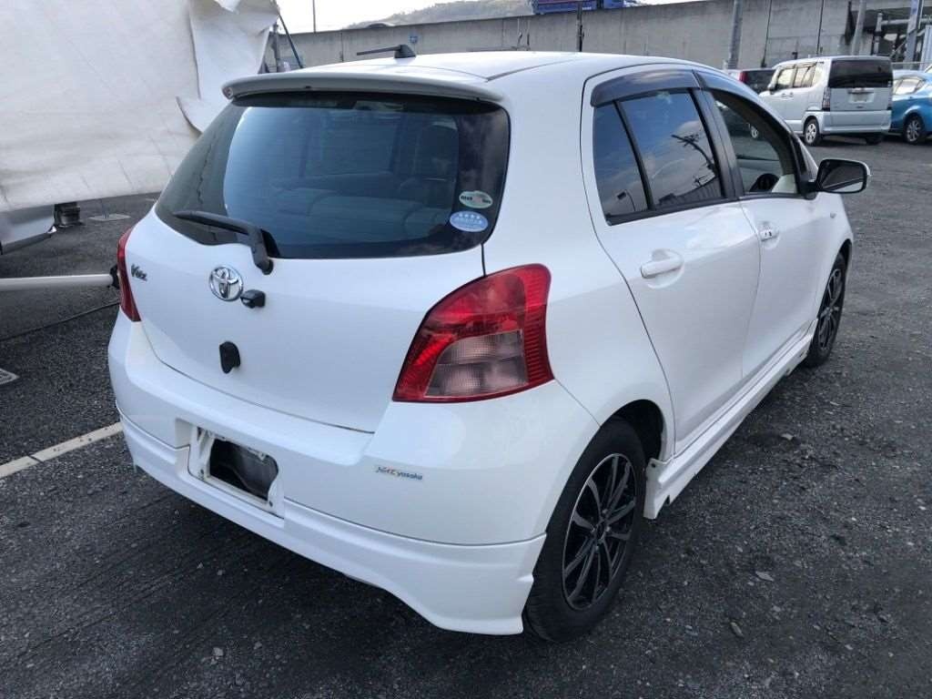 TOYOTA VITZ