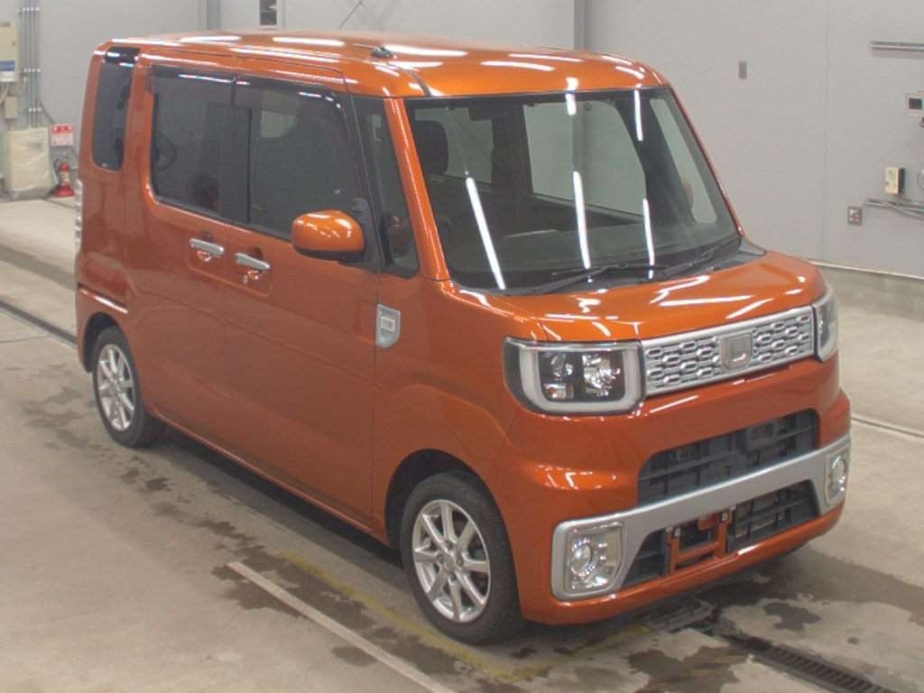 DAIHATSU WAKE