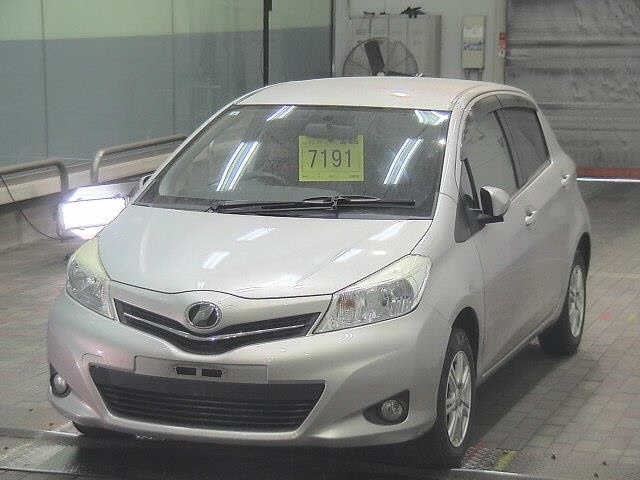 TOYOTA VITZ