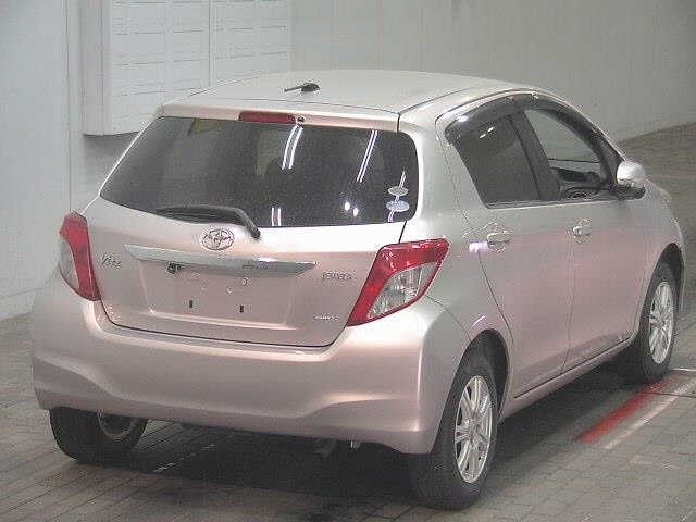 TOYOTA VITZ