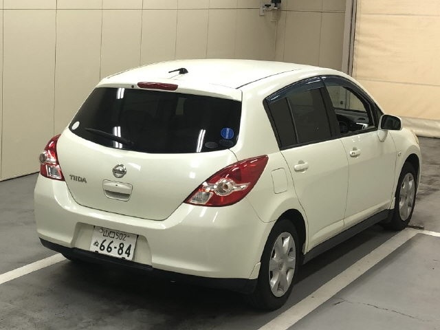 NISSAN TIIDA