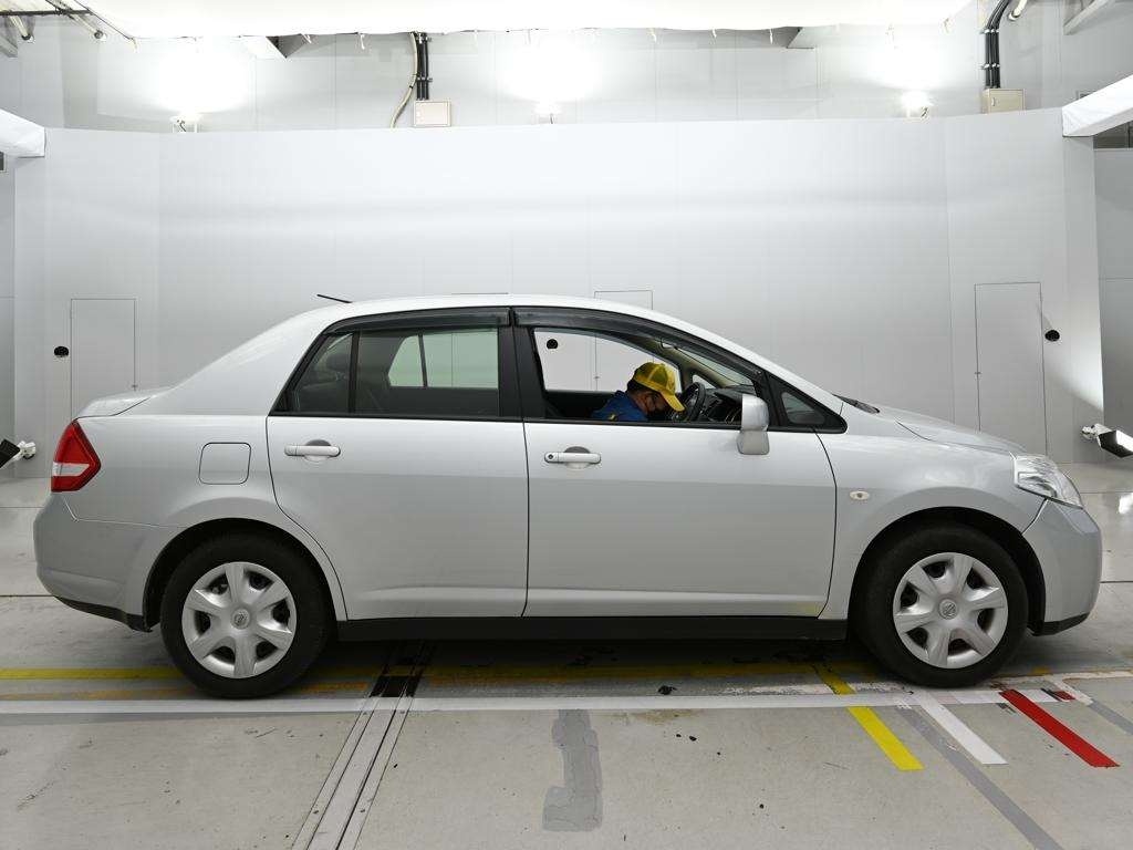NISSAN TIIDA LATIO
