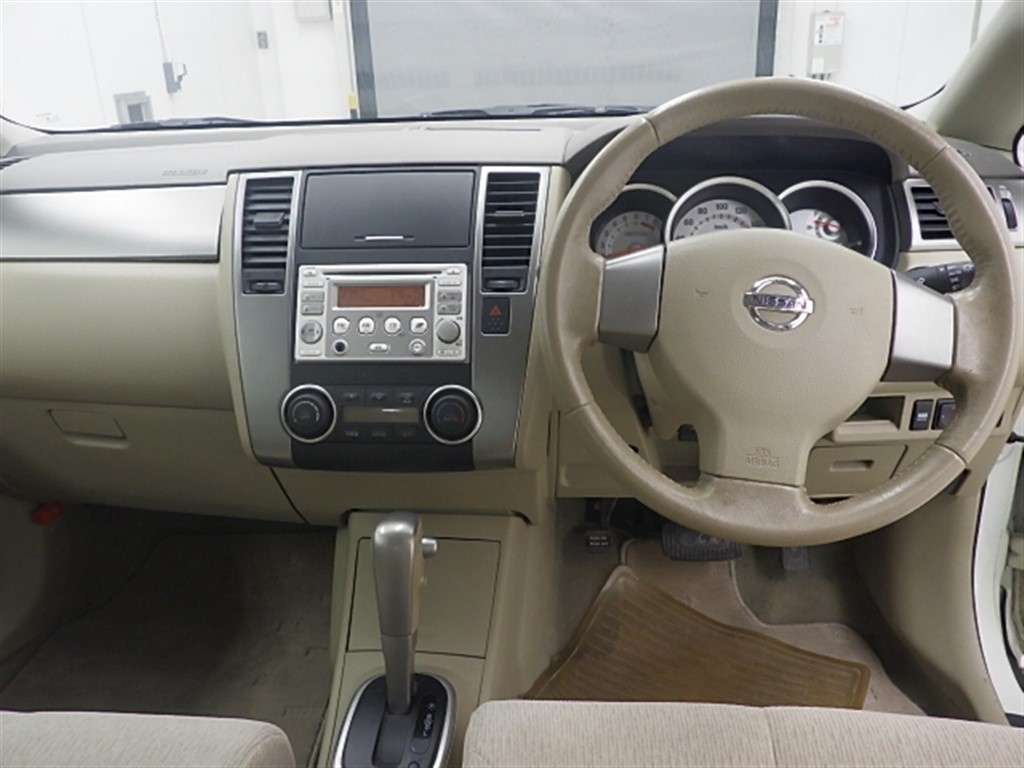 NISSAN TIIDA LATIO