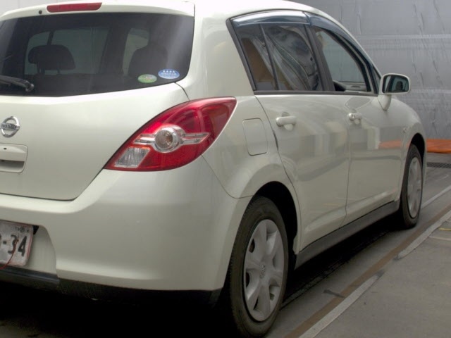 NISSAN TIIDA
