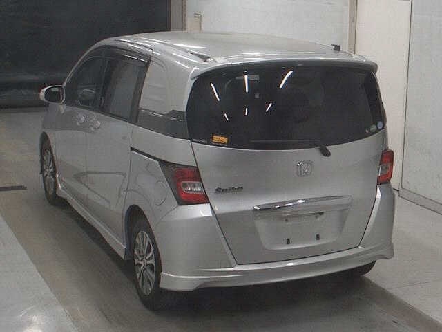 HONDA FREED SPIKE