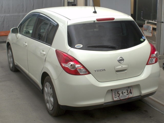 NISSAN TIIDA