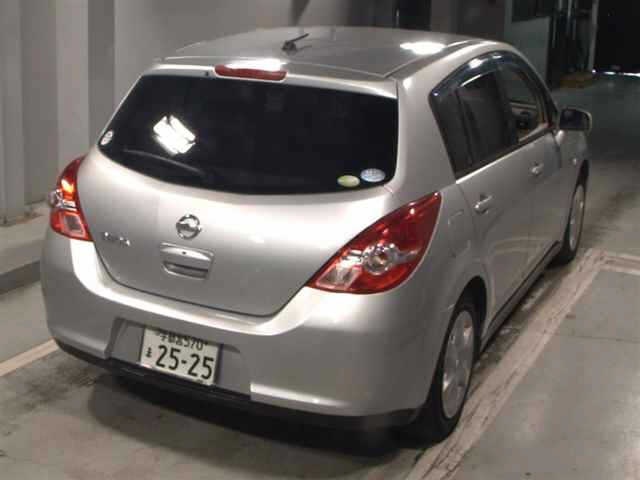 NISSAN TIIDA