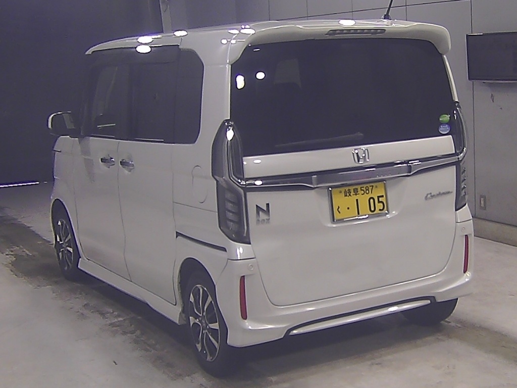 HONDA N-BOX