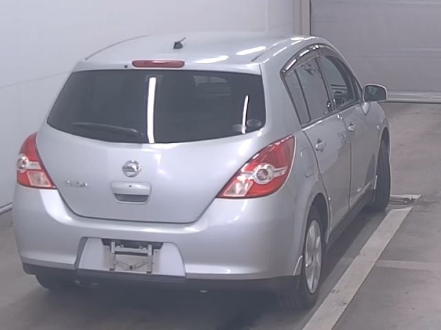 NISSAN TIIDA