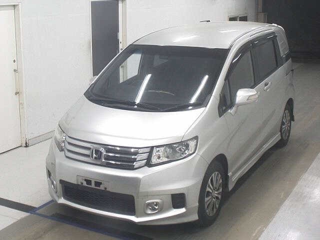 HONDA FREED SPIKE