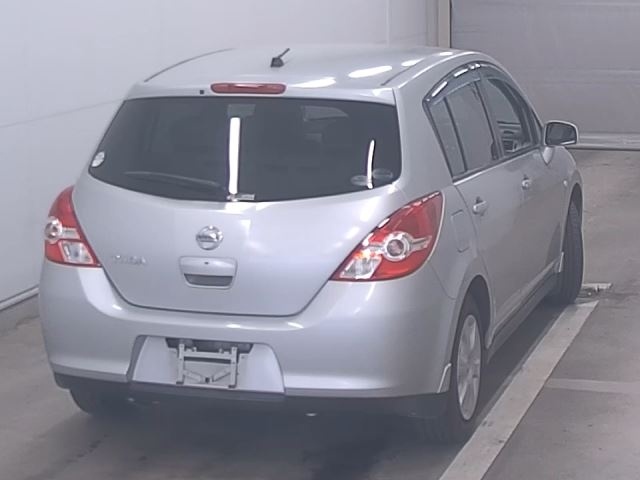 NISSAN TIIDA