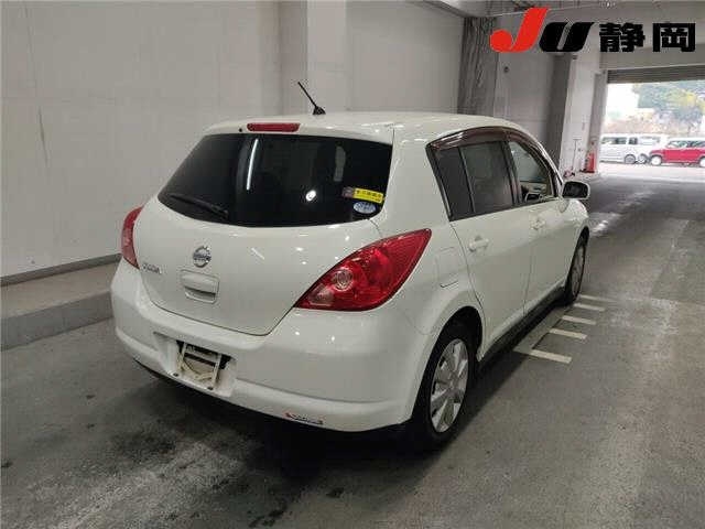 NISSAN TIIDA