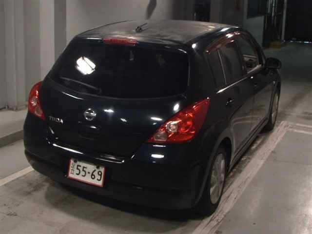 NISSAN TIIDA