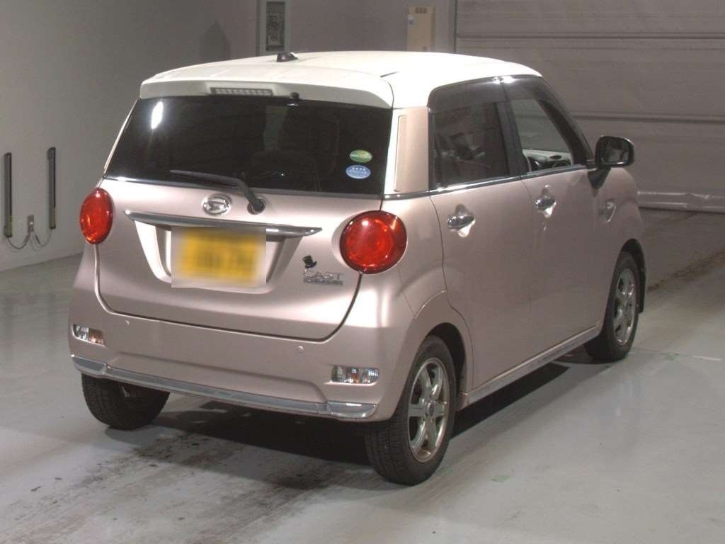DAIHATSU CAST