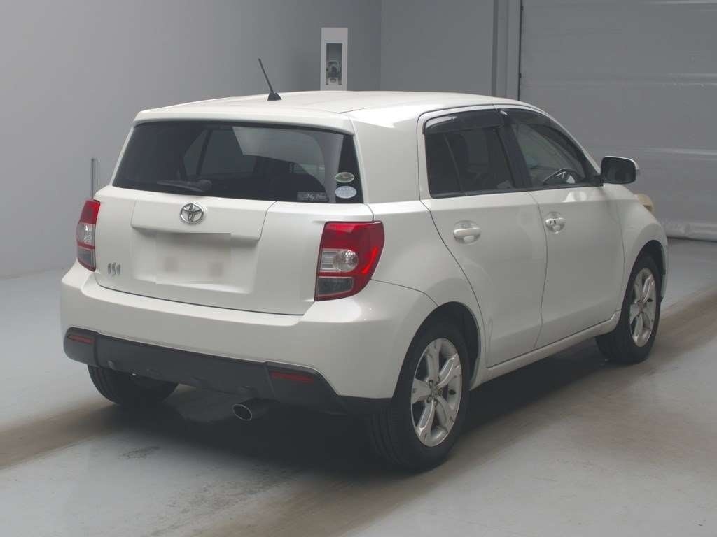 TOYOTA IST