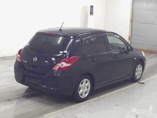 NISSAN TIIDA