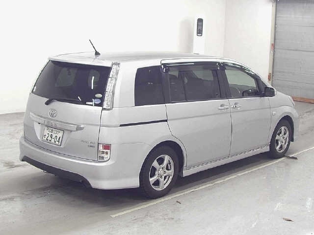 TOYOTA ISIS