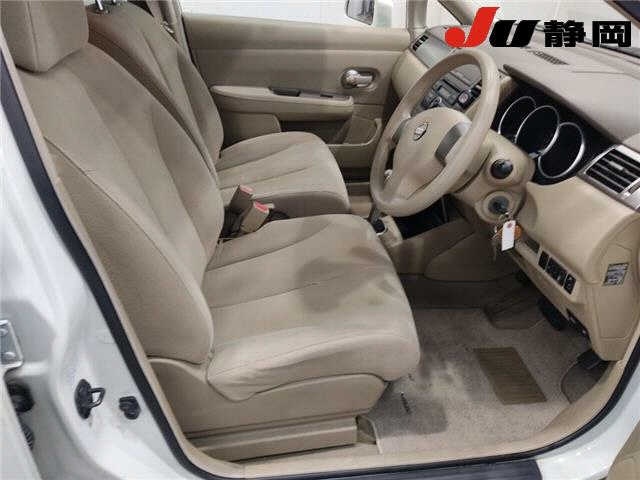NISSAN TIIDA