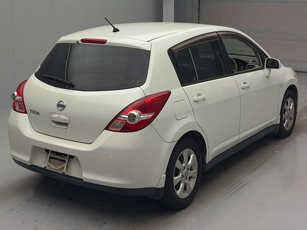 NISSAN TIIDA