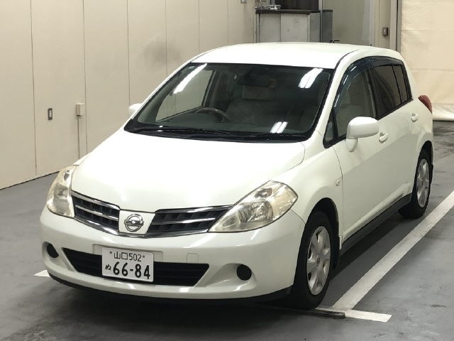 NISSAN TIIDA