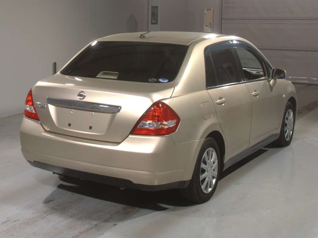 NISSAN TIIDA LATIO