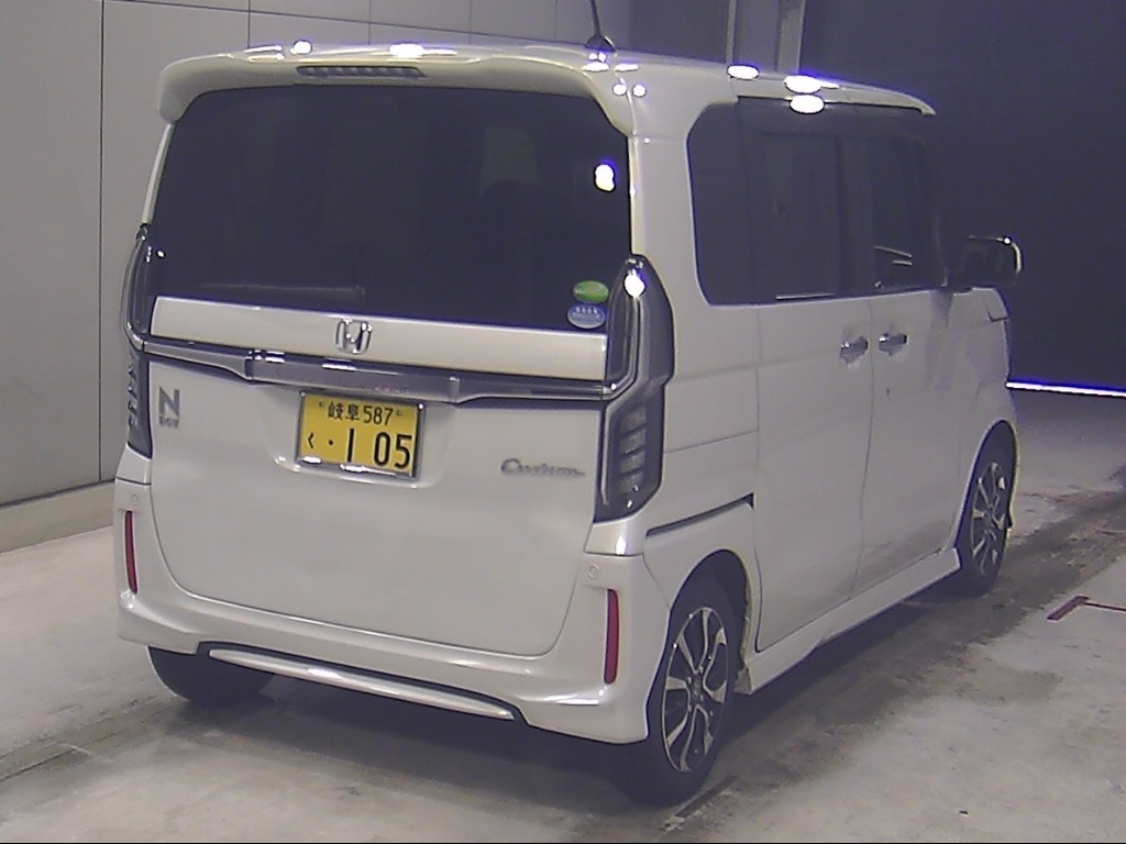 HONDA N-BOX