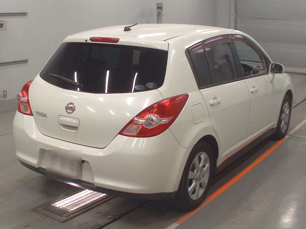 NISSAN TIIDA