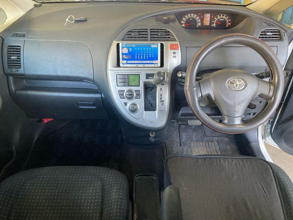 TOYOTA RACTIS