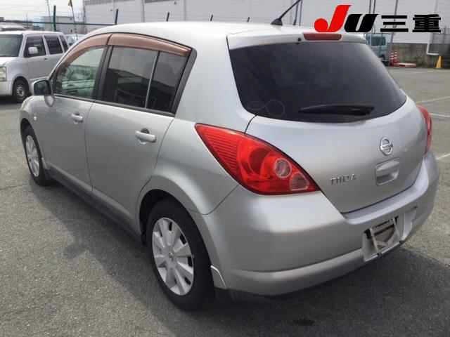 NISSAN TIIDA