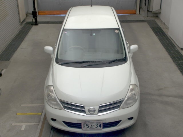 NISSAN TIIDA