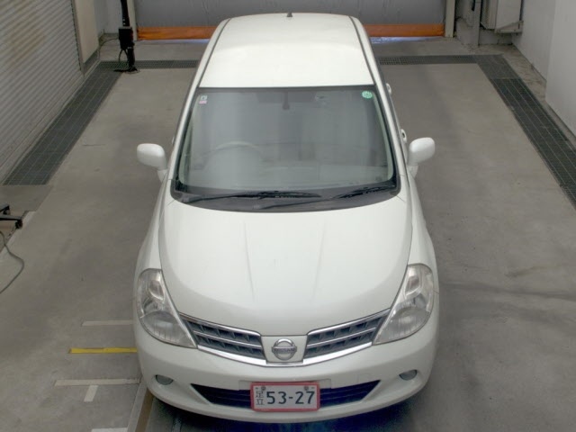 NISSAN TIIDA