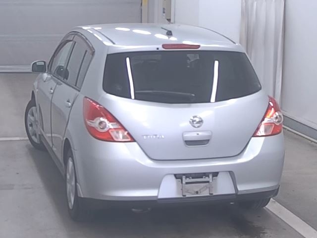 NISSAN TIIDA
