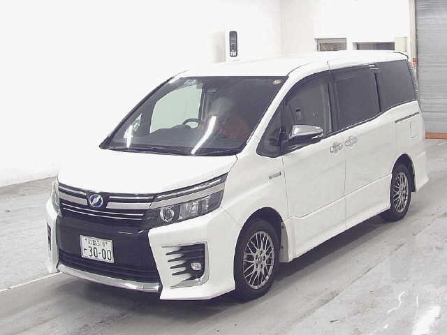 TOYOTA VOXY