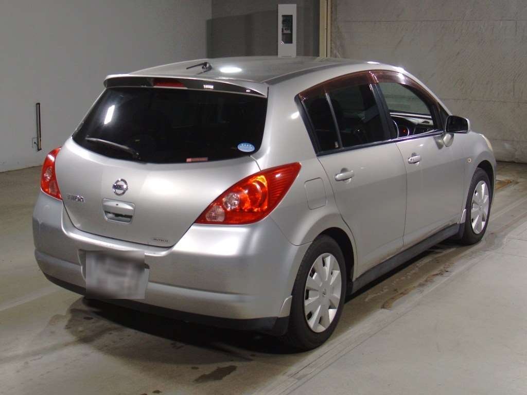 NISSAN TIIDA