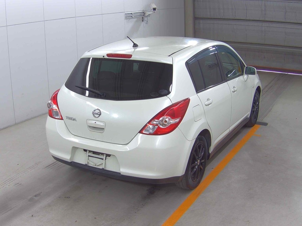 NISSAN TIIDA
