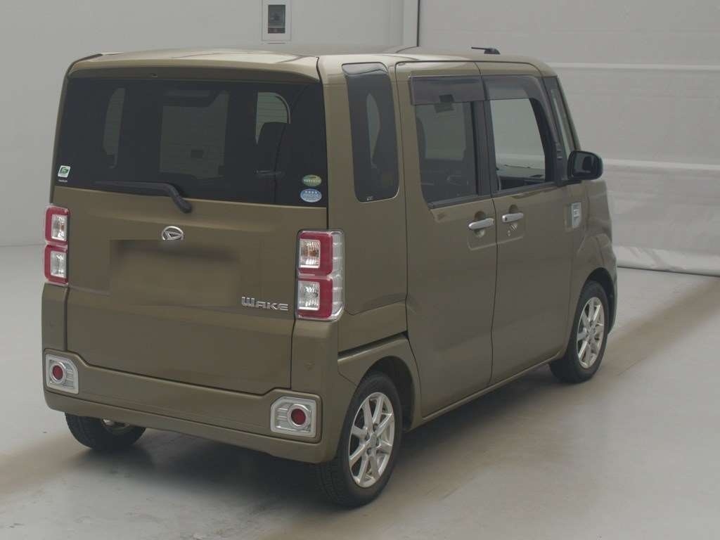 DAIHATSU WAKE