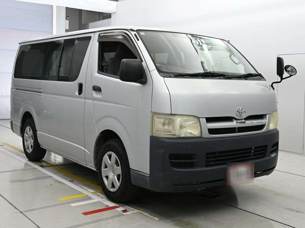 TOYOTA REGIUS ACE