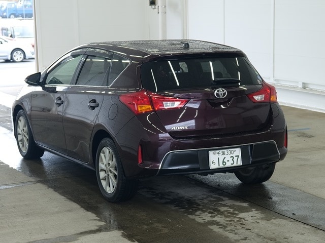 TOYOTA AURIS