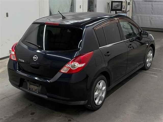 NISSAN TIIDA