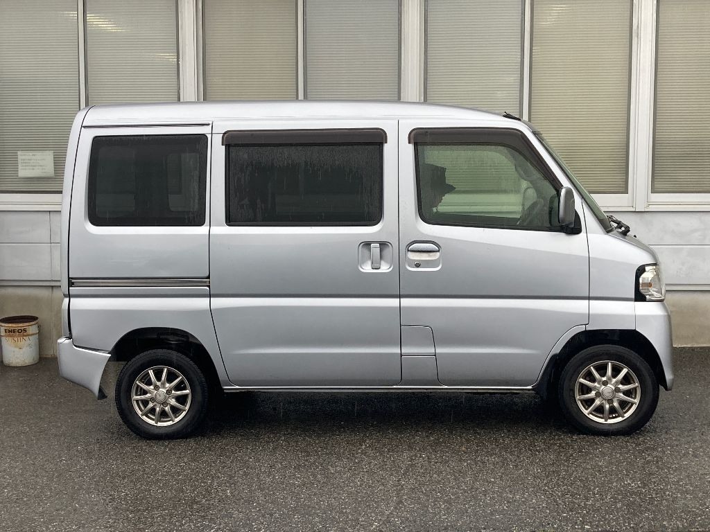 NISSAN NV100 CLIPPER