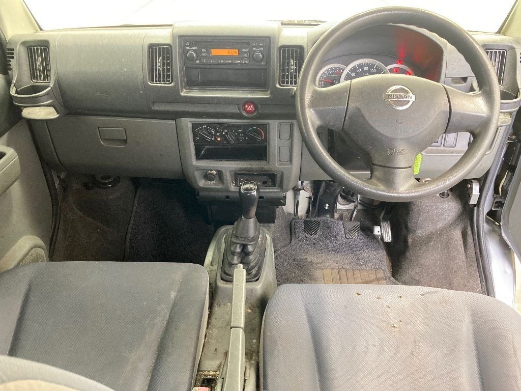 NISSAN NV100 CLIPPER