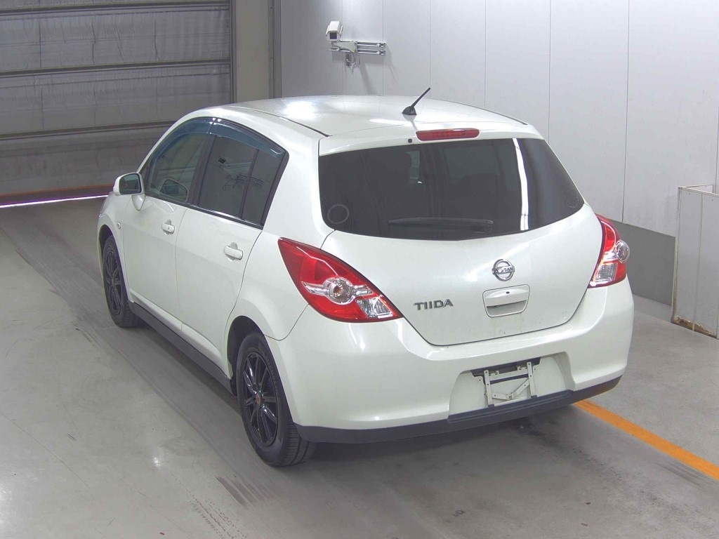 NISSAN TIIDA