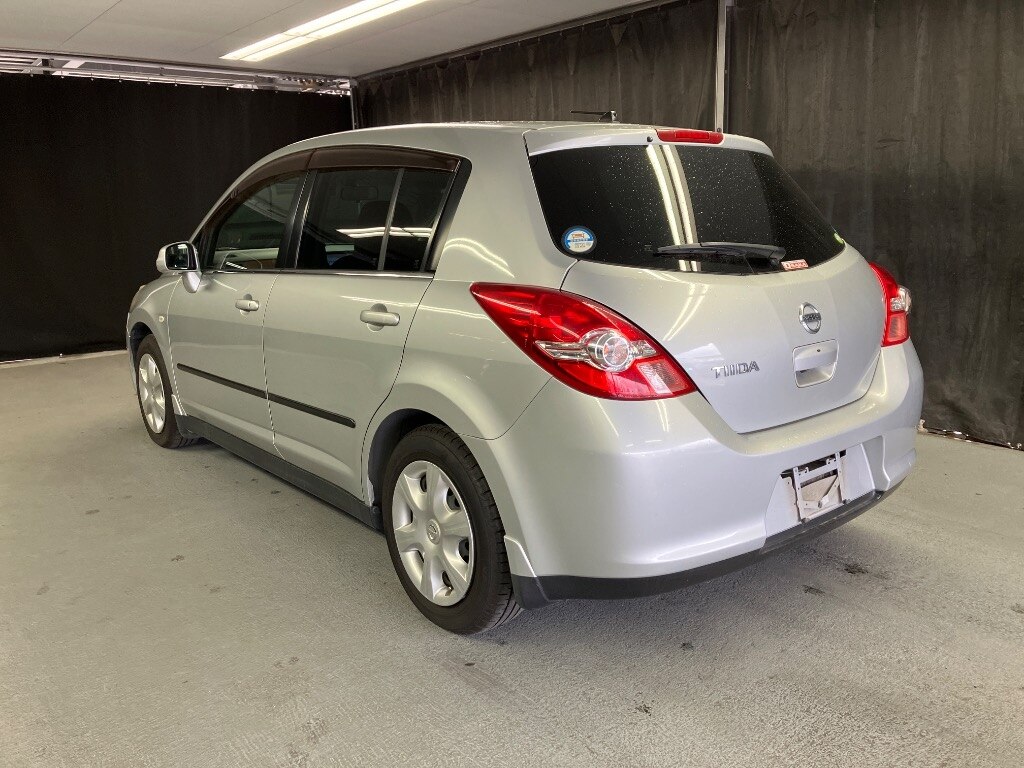 NISSAN TIIDA