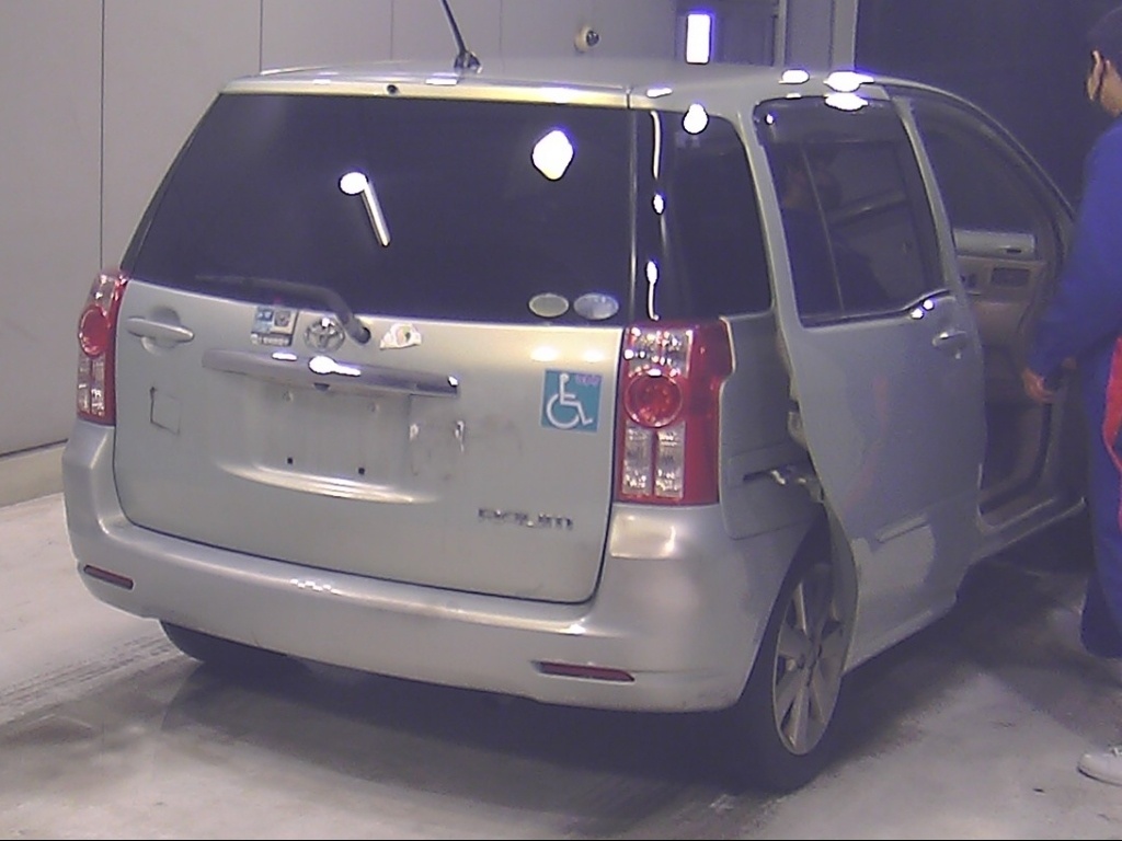 TOYOTA RAUM
