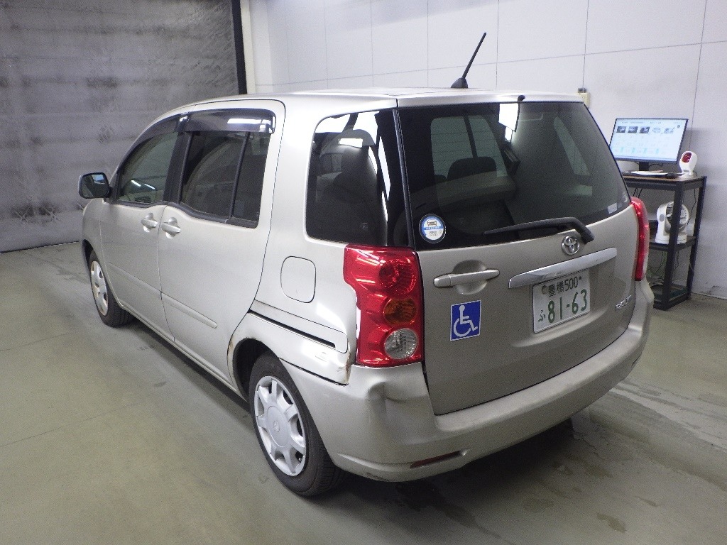 TOYOTA RAUM